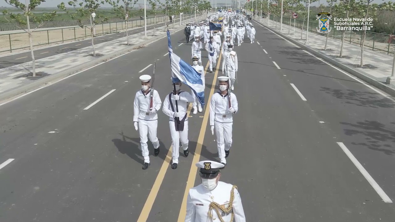 Desfile Militar en Conmemoración de los 211 años del grito de ...