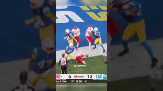 Mahomes went from FLOPPING to TRUCKING😭 #shorts #nfl #football #fyp #viral #sports #patrickmahomes