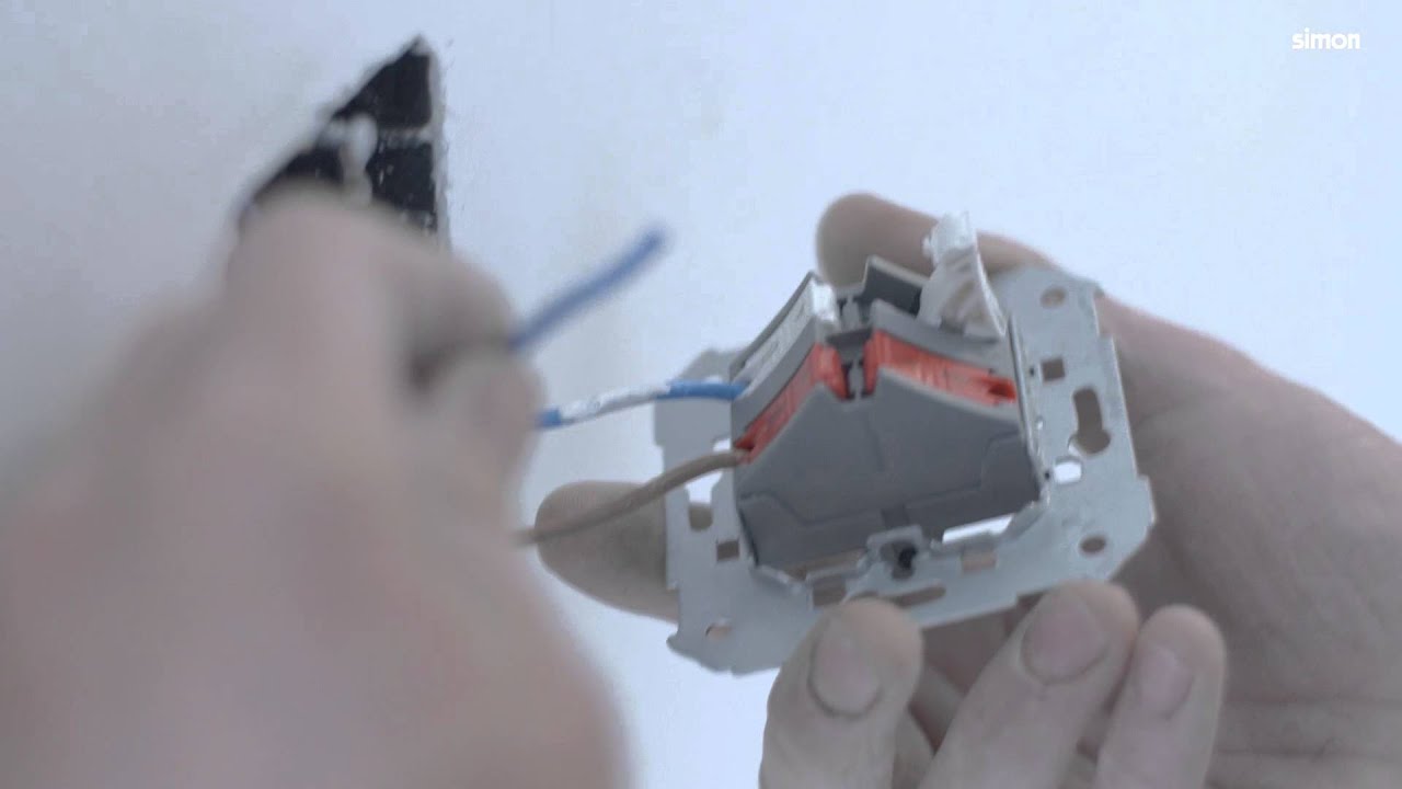 Watch Instalación Comnutador | Simon 77 on YouTube.