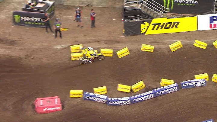 Ronnie Stewart Rides Backwards Through The Whoops ...