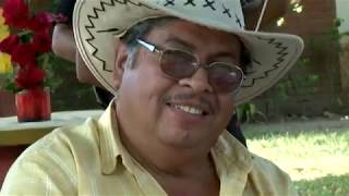 Video thumbnail of "Ronald Arteaga - Un Puño de Tierra"