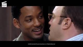Hitch: Albert and Hitch kissing
