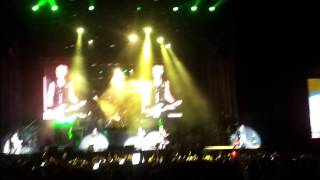 Guns N Roses - Its so Easy & Mr. Brownstone (Asuncion Paraguay 2014)