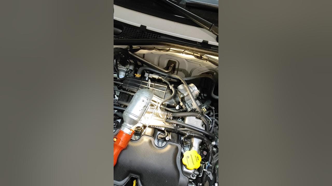 Дроссельный узел рено логан 1. Подсос воздуха на ларгусе 8 клапанной. Плавают обороты на холостом ходу ларгус 16 клапанов причины. Подсос воздуха ларгус. Рено меган 2 подсос воздуха.