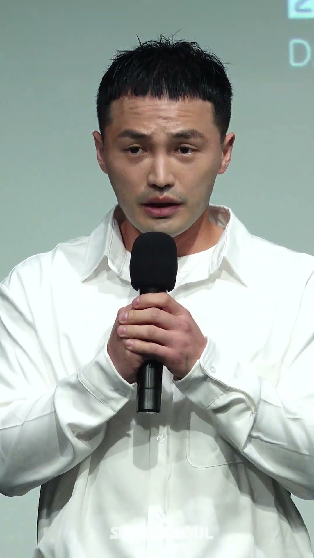 고개 숙인 마이크로닷, '부모 빚투' 논란 눈물로 사과