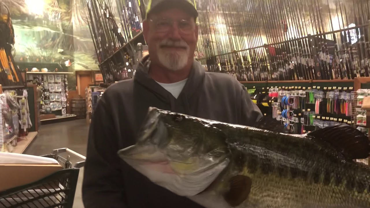 Dan McClintock Hall of Fame Trophy Catch 14.9 lb Bass
