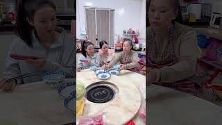 媳妇几个月不交伙食费了 婆婆这是在暗示什么吗? #婆媳搞笑视频 #看一遍笑一遍