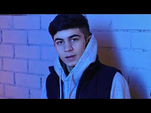 Акаи диловар бигирай биравай. Ad aka dilovar блоггер. Ад ака диловар биография. Ака диловар 2023. Аниса диловар.