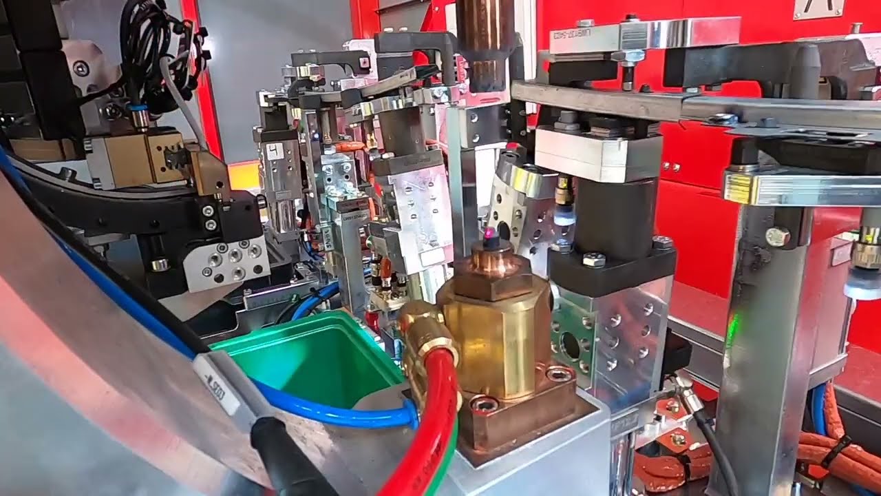 Two joining processes in one production step: Spot welding and projection welding with the SpeedGun