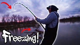 River Fishing Current Seams For Big Fish!!! (Cold Weather Fishing!!)