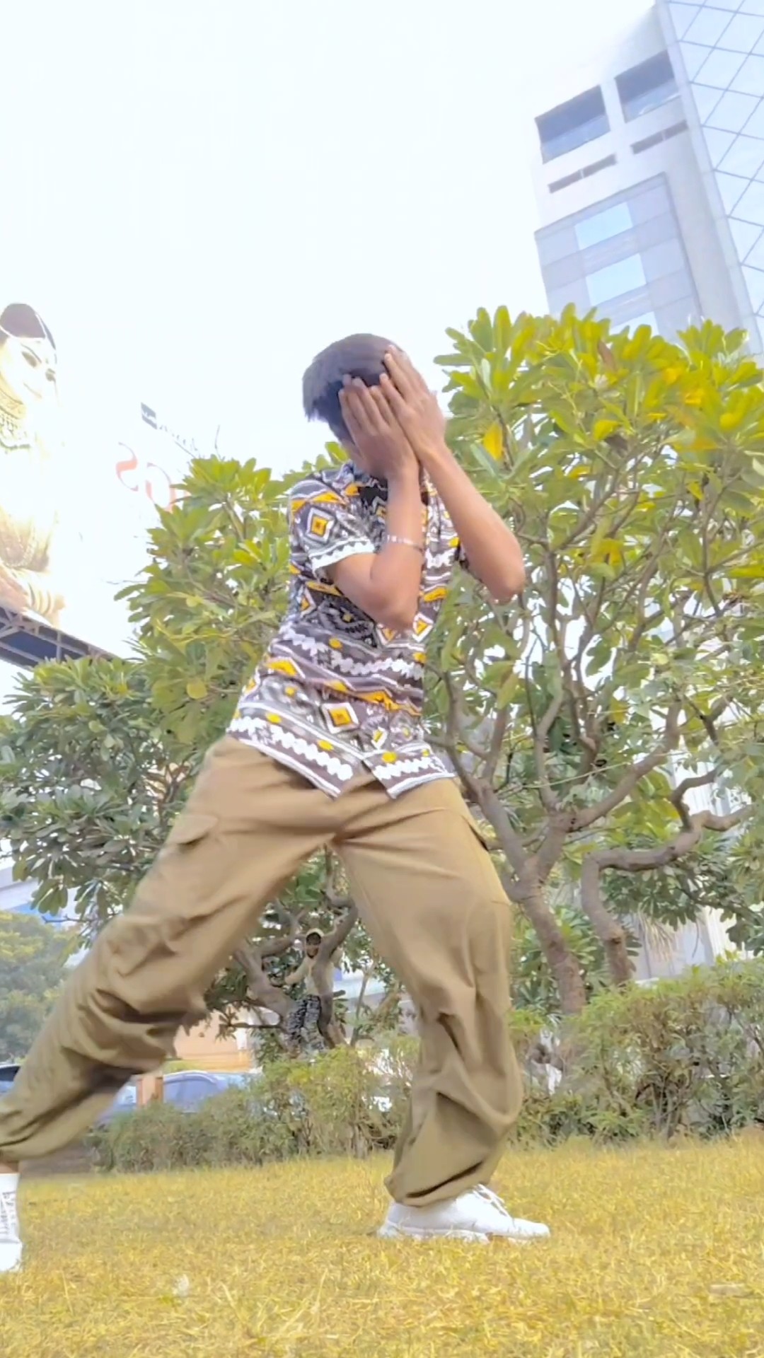 Aao Kabhi Haveli Pe l Dance Cover l Vinod l #aaokabhihavelipe #trending #shorts #dance #trend