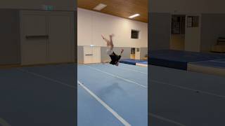 ONE LEG - FIVE FLIPS - SIX TWISTS 👀😱