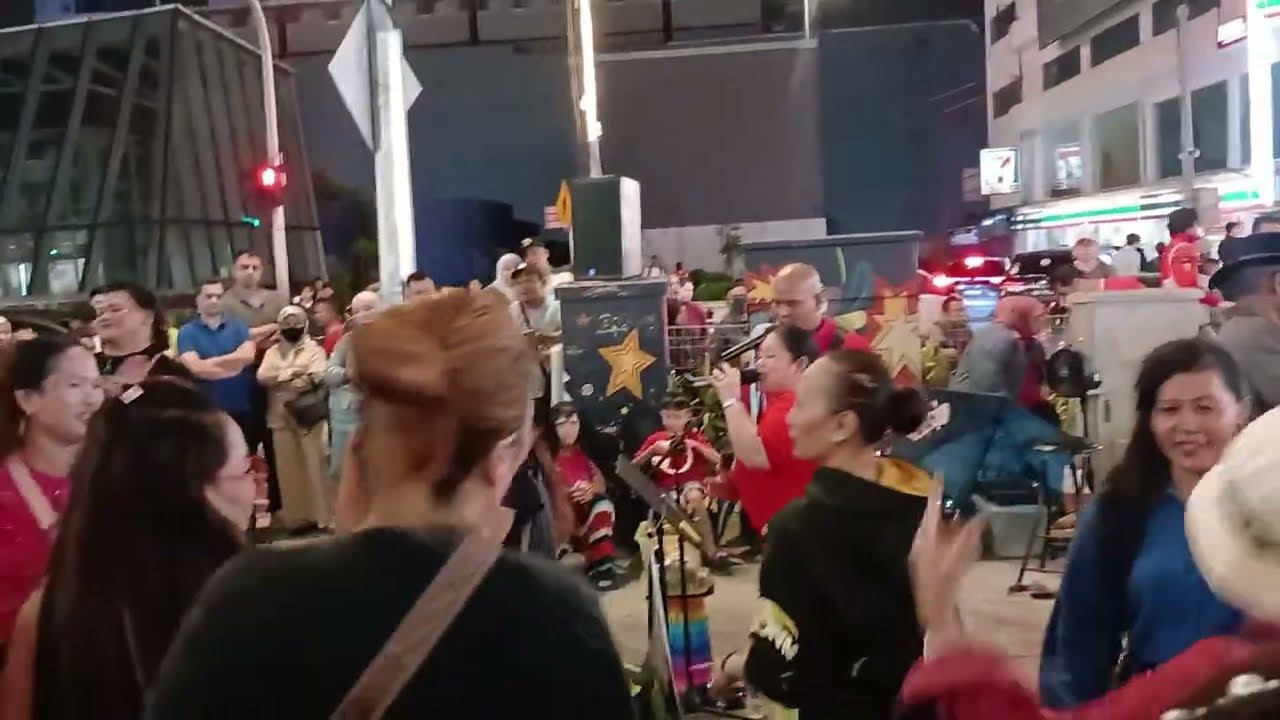 Celebrating Chinese New Year at Night 🧧 Street Food, Huge Crowd & Live Shows | Nightlife Malaysia!