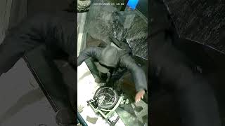 Man steals three bikes from New Haven shop and leaves his phone behind
