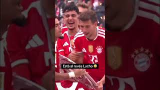Lucho levantando el trofeo 😭💀