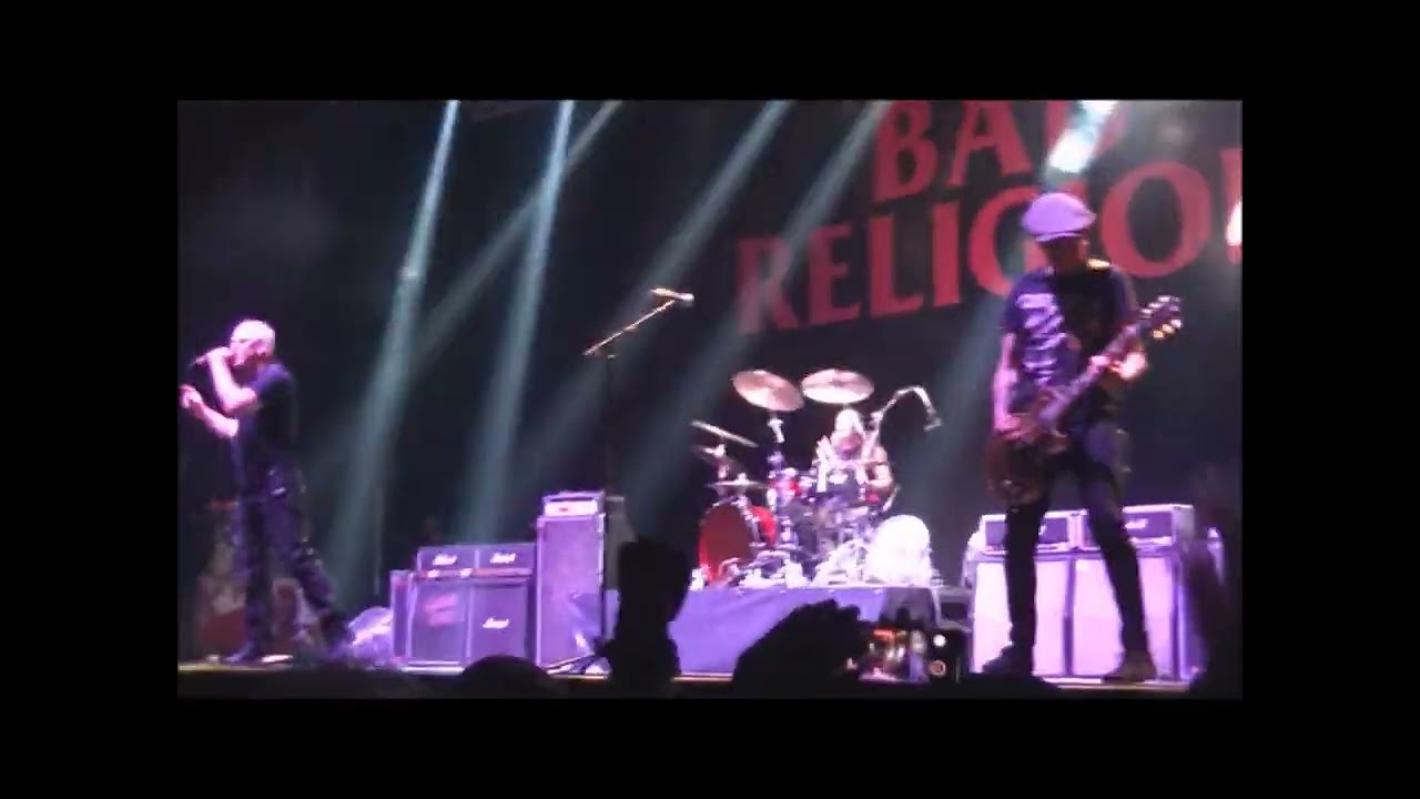 BAD RELIGION Punk Rock Song en Wizink Center ( Madrid ) el 21/May/2022