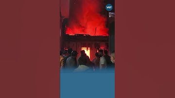 Nghẹt thở phá cửa cứu 3 mẹ con trong ngôi nhà cháy