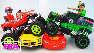 Vlad Et Nikita Montent Sur Un Camion Monstre Jouet Et Traversent Les Voitures Pour Les Enfants
