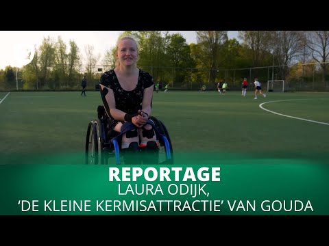 Rolstoel weerhoudt Laura niet van keepen: 'Ze noemen mij het IKEA-bouwpakket'