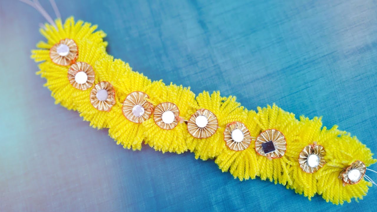 HOW TO MAKE GAJRA JUST USING WOOL, FEVICOL AND FLOWER BEAUTIFUL