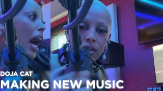 doja cat making new music live on instargram (weird &amp; funny)