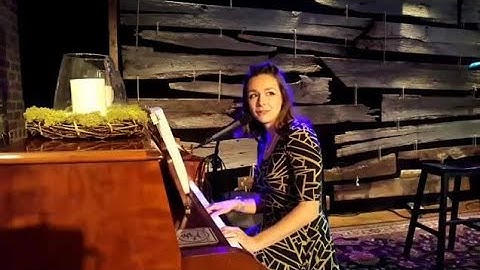 P L x Tangled String Open Mic sessions Laura