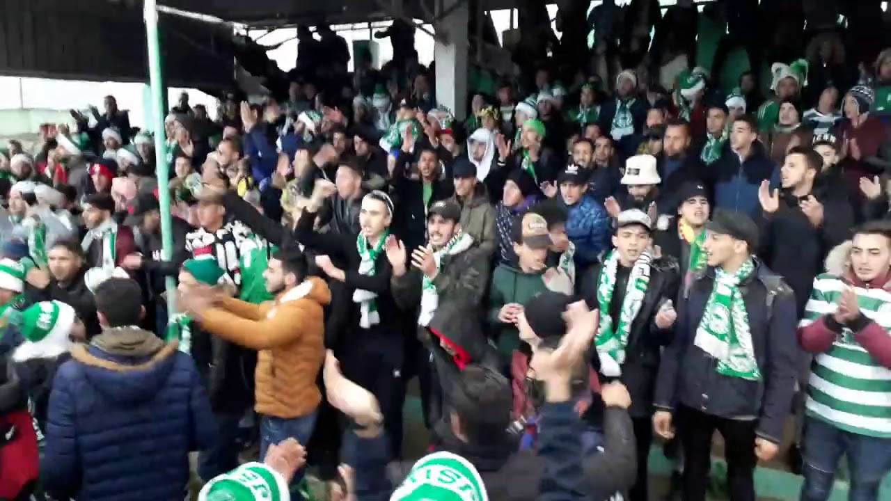 أنصار النمرة يبدعون في ترديد اغنية فيها مناش سامحين JSD ...في ملعب القل