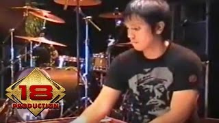 Element - Kekuatan Cinta (Live Konser Kota Baru 29 April 2006)