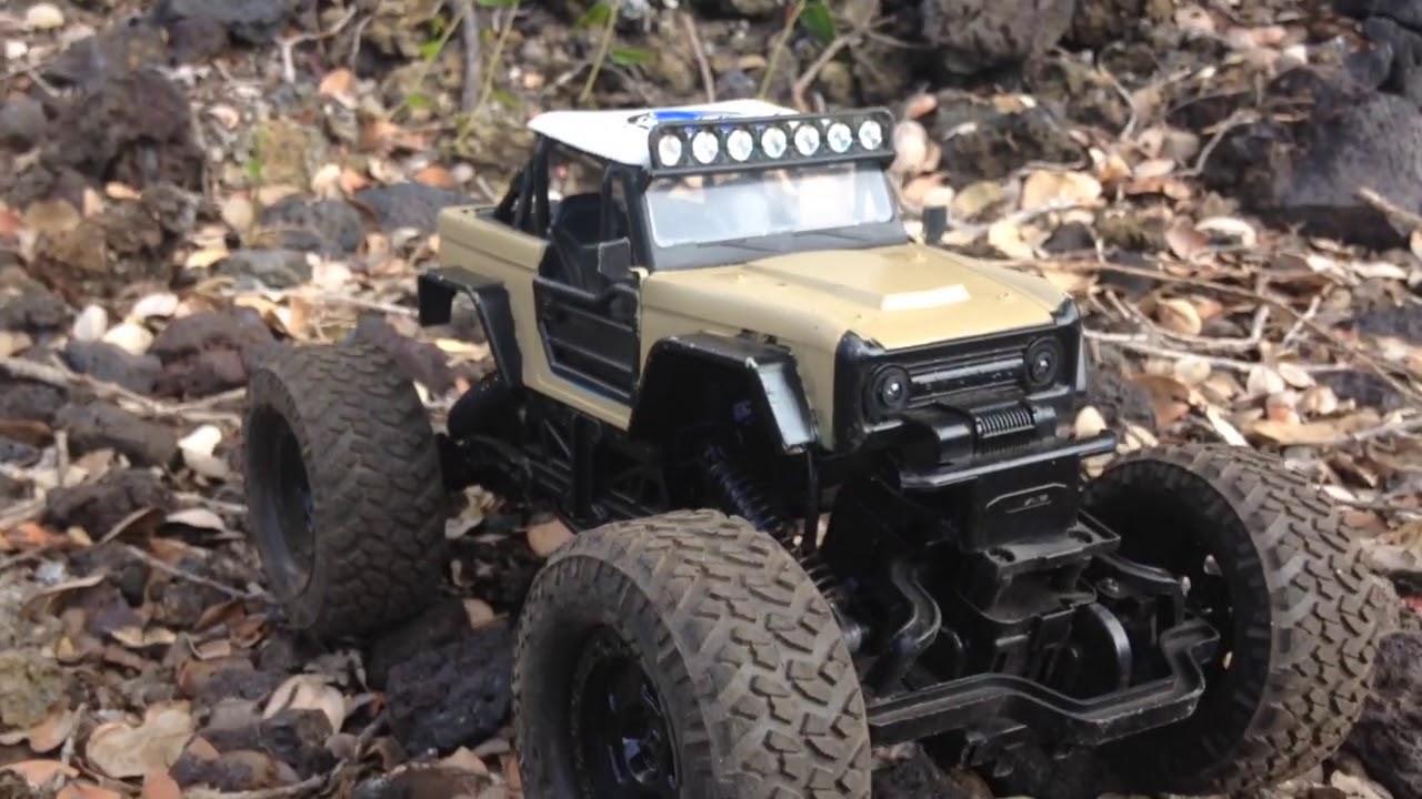 New Bright ford Bronco rock crawler 1:15 scale Brocky - YouTube