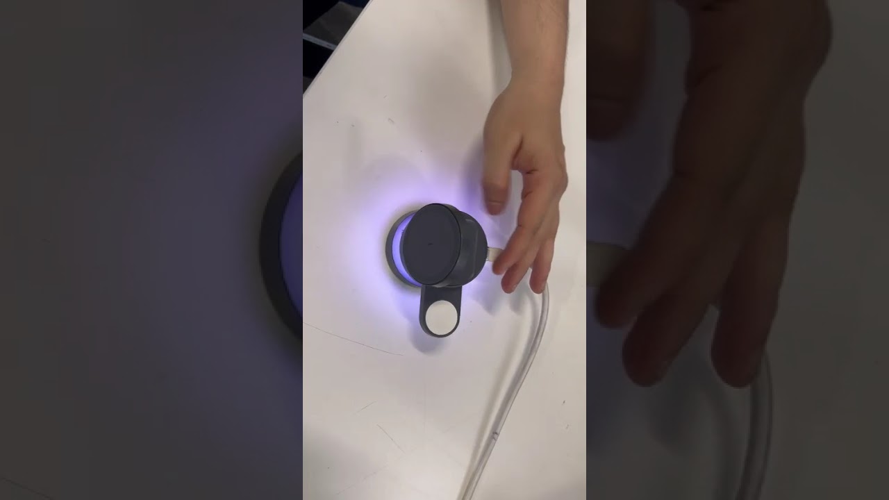 portronics Tricharge 4 in 1 magnetic wireless charger with Lamp 