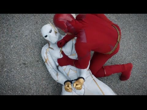 the-flash-6x01-opening-godspeed-vs-flash-scene