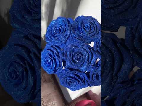 Розы из атласных