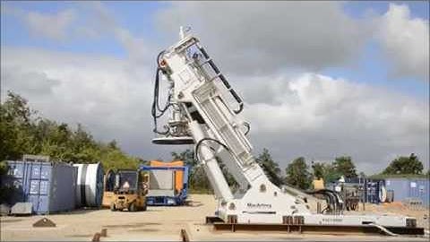 MERMAC A-Frame luffing and telescoping to launch position