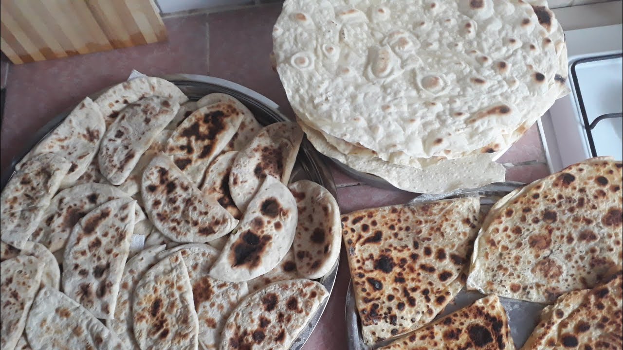 طريقة عمل سمبوسك قريشه(بل كردي لورك)  عل حطب وصاج متل أيام زمان بتمنى تعجبكم 🌹🌹🌹🌹😍😍😍😍😍