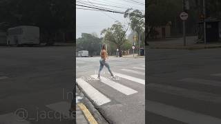 Atravessando A Faixa