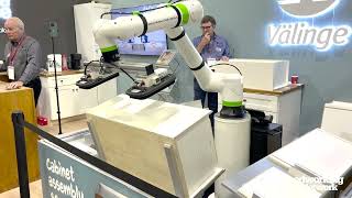 No humans necessary - this robot builds cabinets by itself!