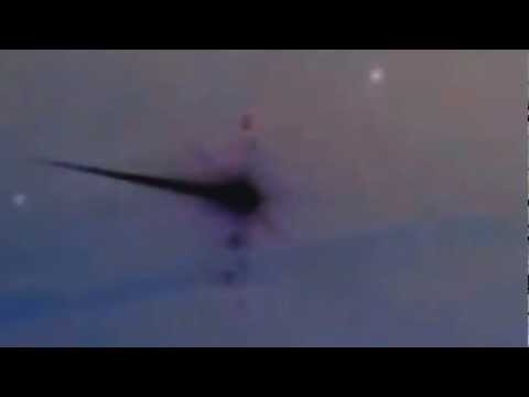 Alien UFO Shoots Down Russian Meteor 2013 (HD)