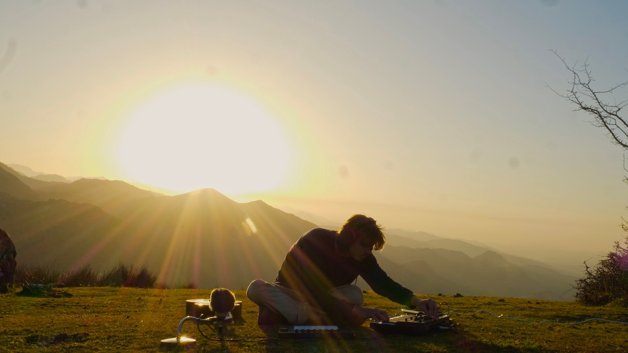 Sunset - Evening Meditations (Ambient Electronica and Guitar)