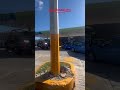 Largas filas en Cancún para cargar gasolina tras suspensión del servicio por lluvias
