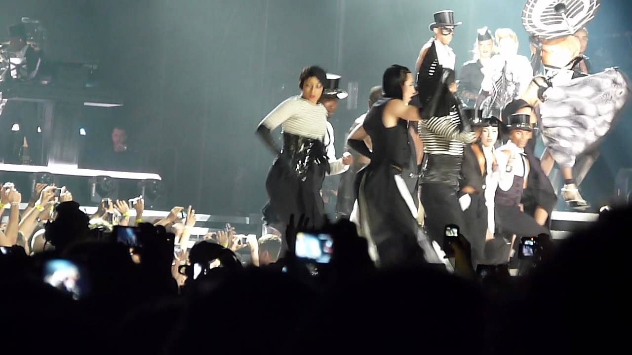 Madonna - Vogue MDNA Tour 2012 Live In Istanbul - YouTube