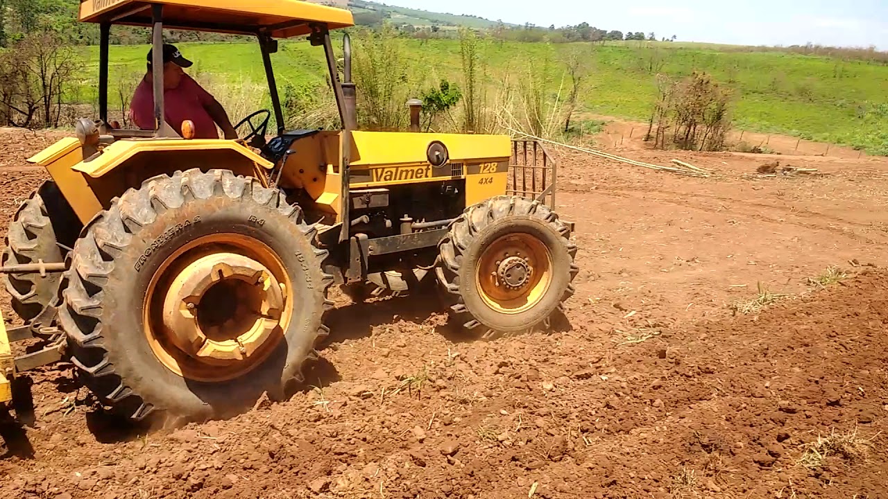 Tratores Valmet 148 e 128 trabalhando - YouTube