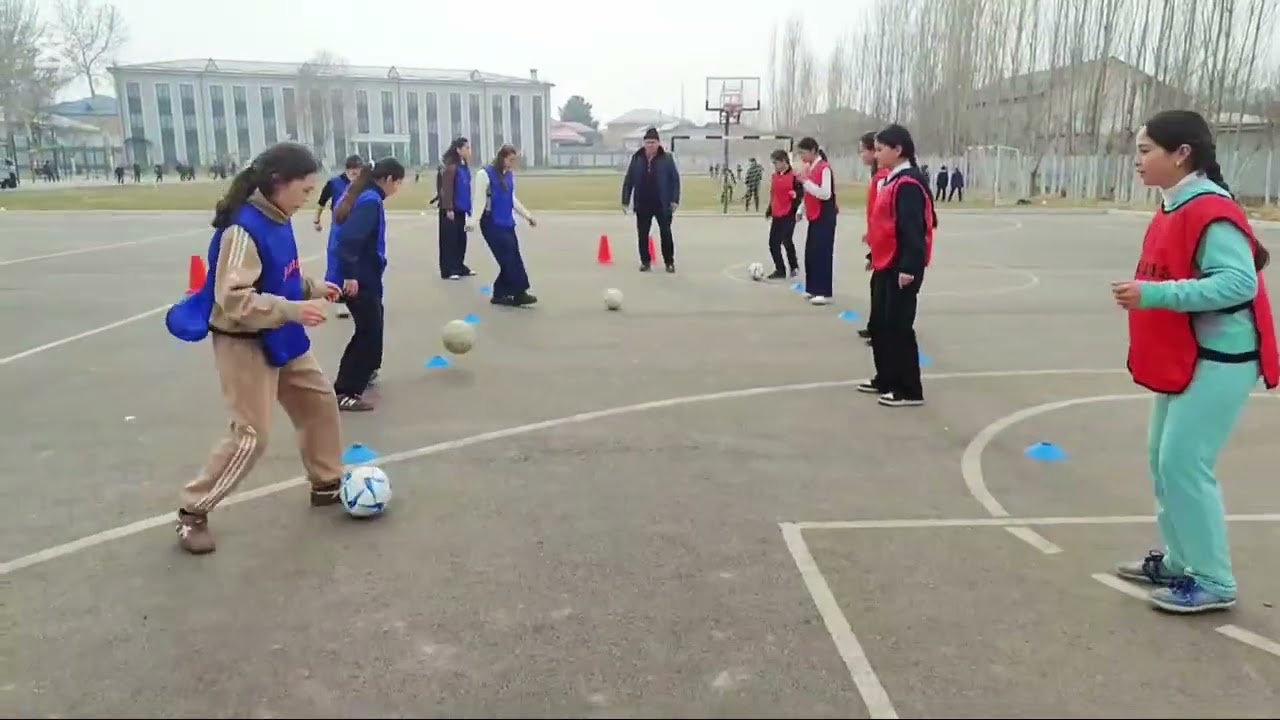 Farg'ona shahar 25-maktab qizlar futbol jamoasining mashg‘ulotlari