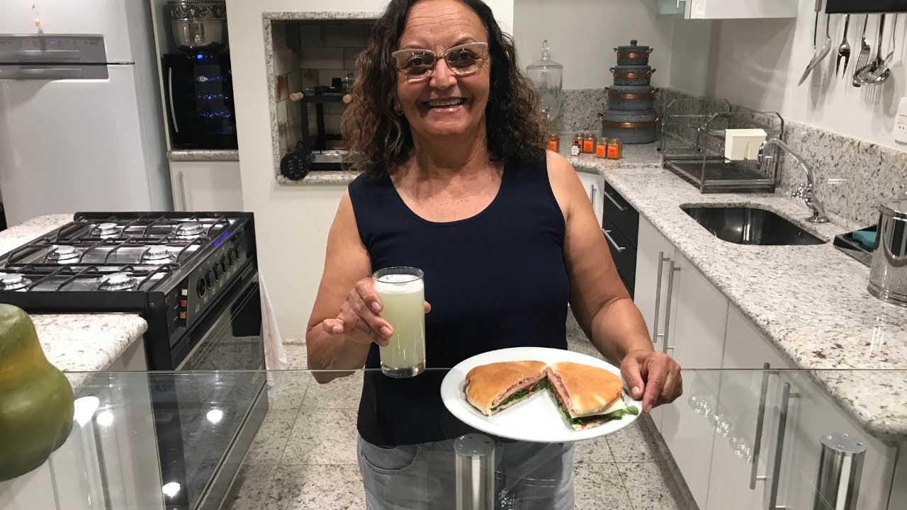 Vlog Fazendo 2 Lanches e Limonada | Dou Dica na Escolha do Lim&atilde;o | Del&iacute;cias  da Eleni - YouTube