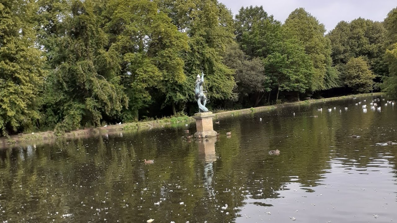 Walking through Hardwick Park pt1