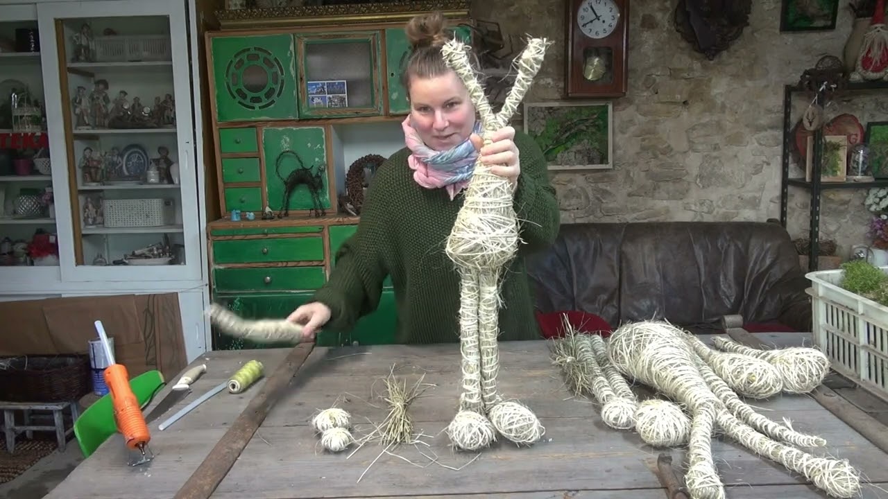 Piękne zające na wiosenną dekorację domu.