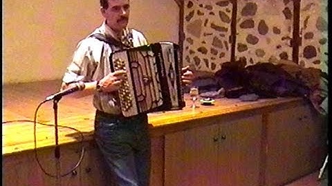 Mon beau Cantal N° 134 St Julien de Jordanne (15) Quine école    Repas du 3e âge  déc 2000