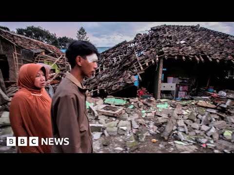 Indonesia earthquake kills at least 162 and injures hundreds – BBC News