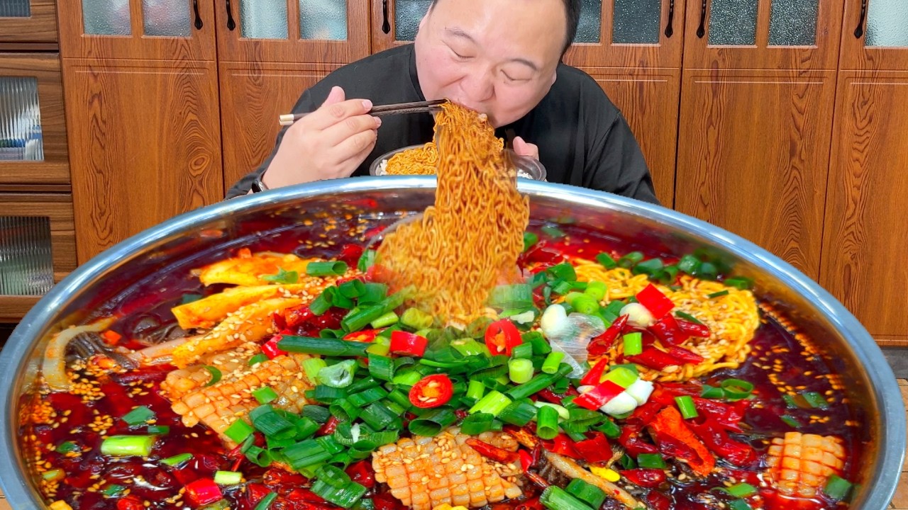 🔥【爆辣冒菜】爆辣冒菜天花板！一口直接辣懵！越辣越想吃欲罢不能！【cram阿强】