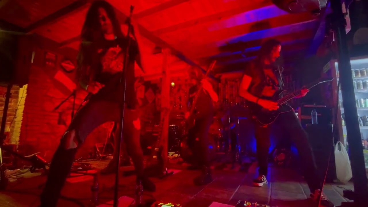 NUEVECONDIEZ - LIVE @ CERVECERÍA LA TRAVIESA (Infiestu, 18/02/2023)