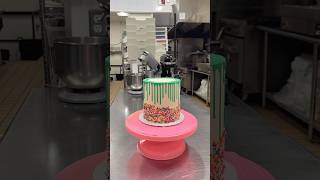 EASY DRIP AND SPRINKLES DECORATION #cake #diy #easy #howto #learn #tips #tutorial #art #artist